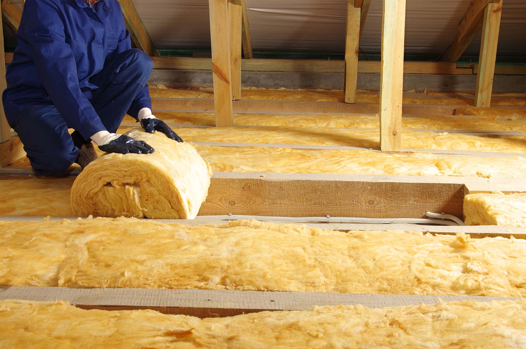 Installer fitting attic insulation Ireland Installer fitting attic insulation Ireland